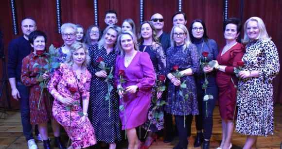 Dzień Kobiet z życzeniami i muzyczną niespodzianką