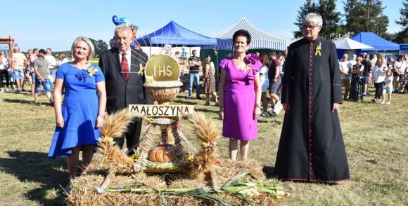 Tradycyjne Dożynki w Małoszynie, czyli czas zabawy i radosnego świętowania