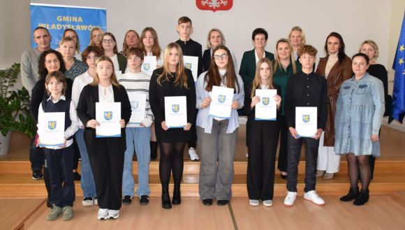 Najzdolniejsi uczniowie odebrali stypendia