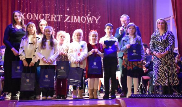 Zimowy Koncert w gminie Władysławów – niezapomniane chwile pełne muzyki i radości