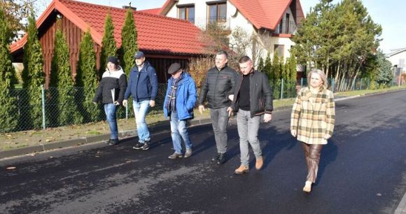 Odbiór końcowy inwestycji dot. budowy drogi wewnętrznej ul. Kolskiej w miejscowości Wyszyna wraz z oświetleniem