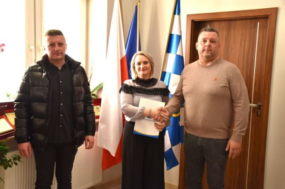 Podpisano umowę na realizację inwestycji pn. Budowa drogi dojazdowej w m. Russocice, dz. nr ewid. 389/1