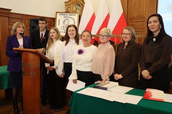 XVI Powiatowy Konkurs Literacko - Plastyczny Co mi w duszy gra… zorganizowany przez Liceum Ogólnokształcące im. Tadeusza